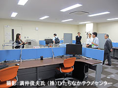 ユーザーデータ解析室見学の様子
